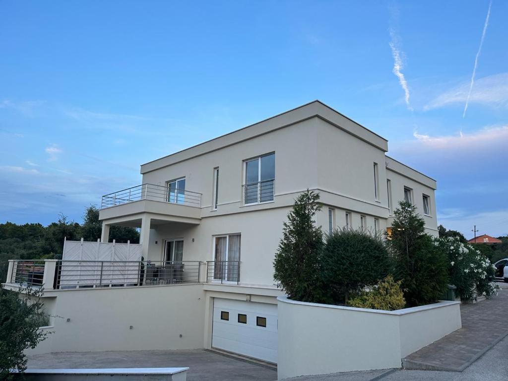 Villa Kora - Luxury Holiday Apartments Лумбарда Екстериор снимка