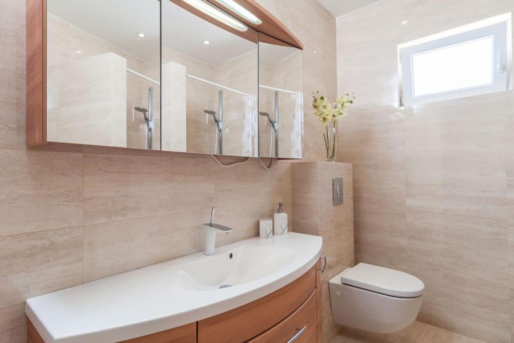 Villa Kora - Luxury Holiday Apartments Лумбарда Екстериор снимка