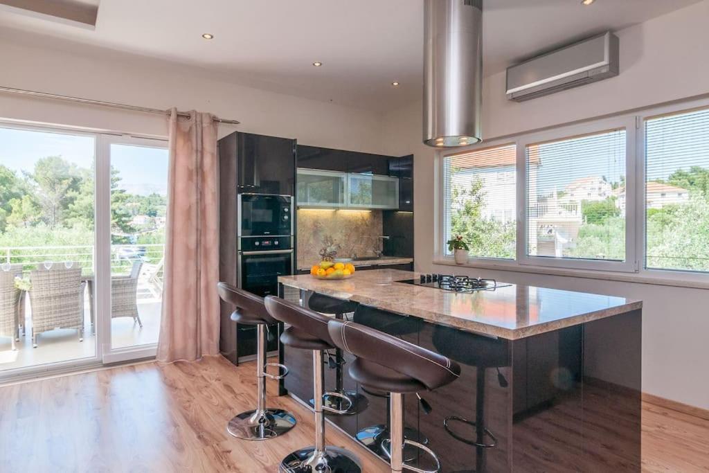 Villa Kora - Luxury Holiday Apartments Лумбарда Екстериор снимка
