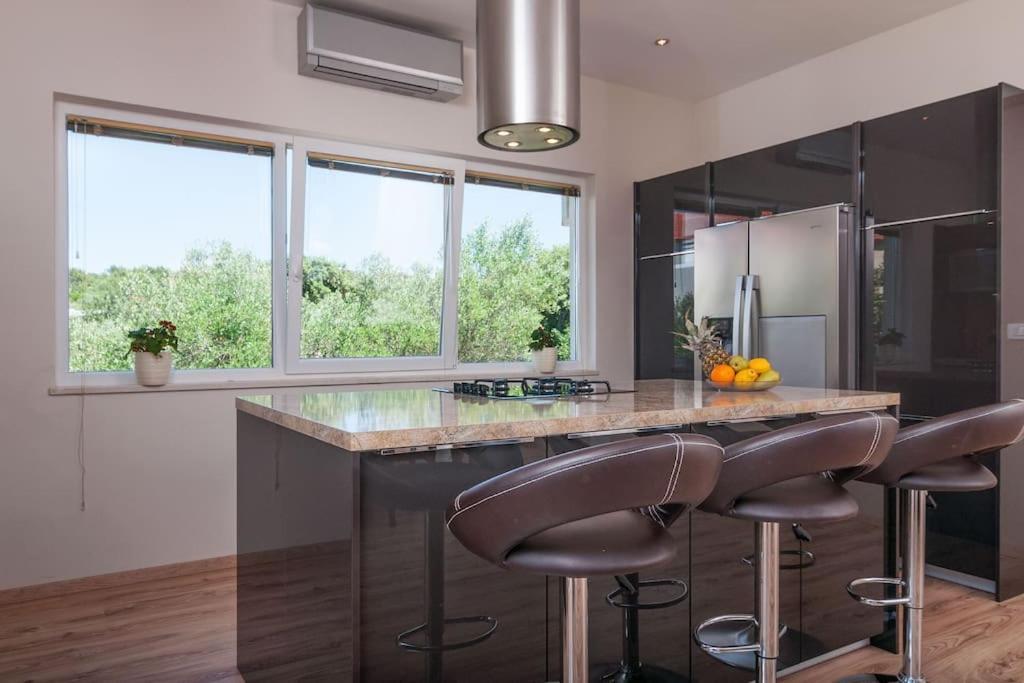 Villa Kora - Luxury Holiday Apartments Лумбарда Екстериор снимка