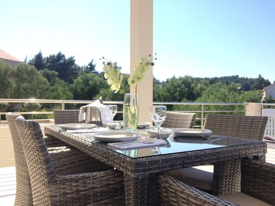 Villa Kora - Luxury Holiday Apartments Лумбарда Екстериор снимка