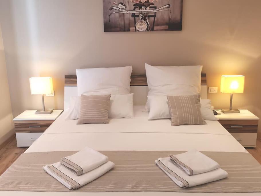 Villa Kora - Luxury Holiday Apartments Лумбарда Екстериор снимка